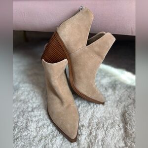 Vince Camino ankle boots! Size9.5